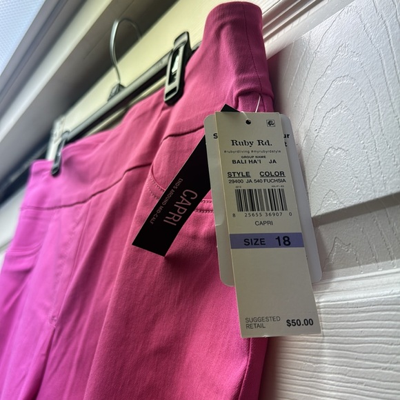 NWT pink capris - Picture 3 of 3